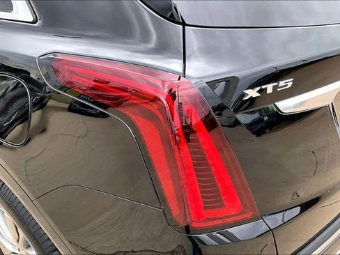 Used 2022 Cadillac XT5 Premium Luxury w/ Technology Package image 32