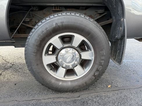 Used 2011 Ford F350 Lariat w/ Lariat Interior Pkg image 30