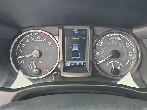 Used 2023 Toyota Tacoma TRD Sport image 28