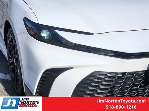 Used 2025 Toyota Camry SE image 10