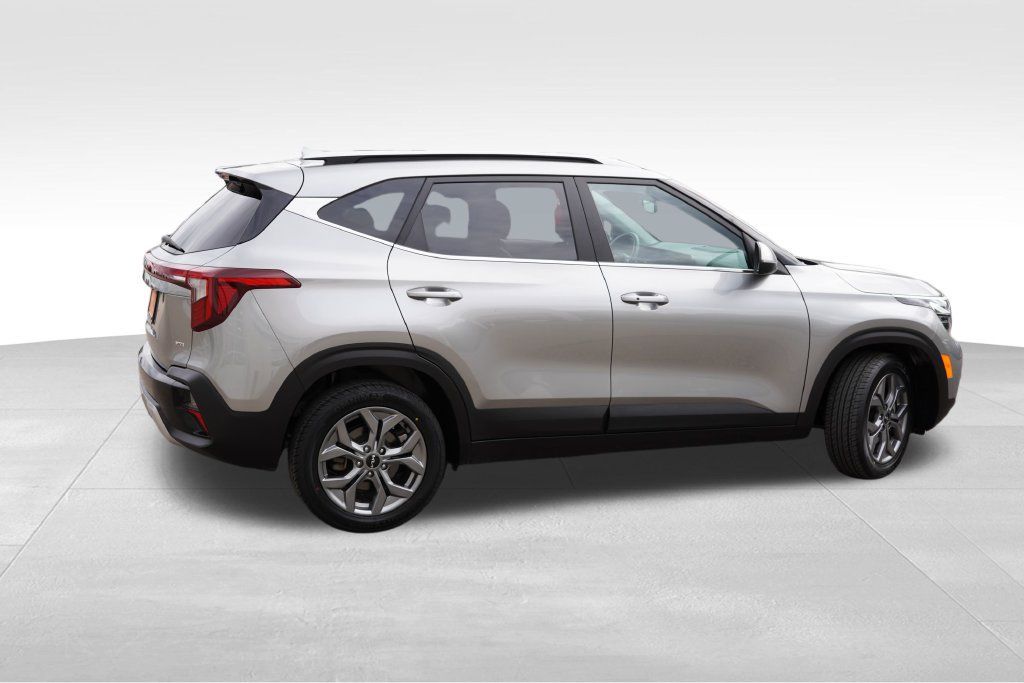 Certified 2024 Kia Seltos S AWD/4WD image 4