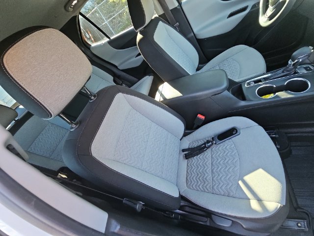 Used 2022 Chevrolet Equinox LS w/ LPO, Floor Liner Package AWD/4WD image 37