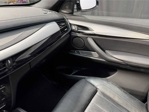 Used 2019 BMW X6 sDrive35i w/ M Sport Package image 34