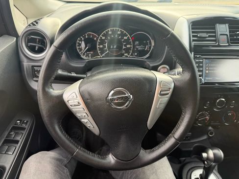 Used 2017 Nissan Versa Note SL Hatchback 4D image 19