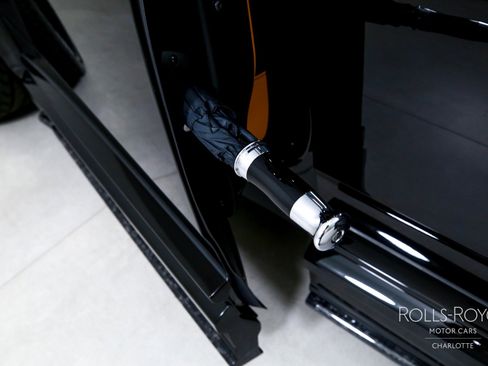 Used 2024 Rolls-Royce Cullinan image 32