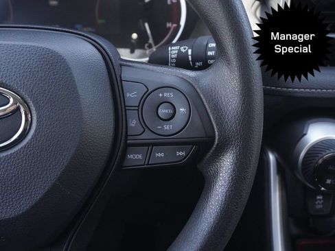 Used 2024 Toyota RAV4 XLE AWD/4WD image 13