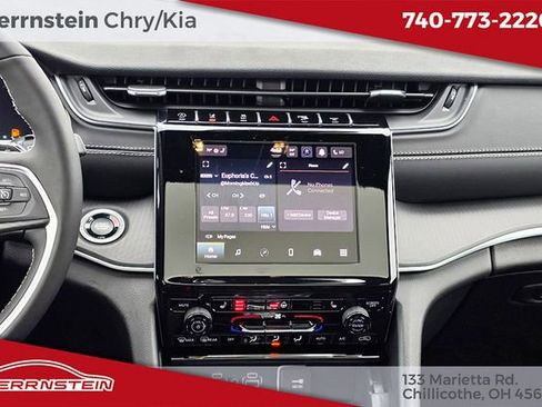 New 2026 Jeep Grand Cherokee L Laredo AWD/4WD image 9