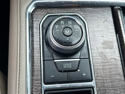 Used 2019 Ford Expedition Limited w/ Equipment Group 301A image 17