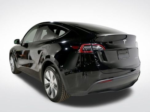 Used 2023 Tesla Model Y Long Range image 8