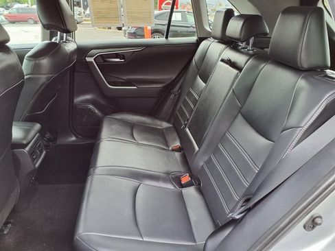 Used 2019 Toyota RAV4 Limited AWD/4WD image 18