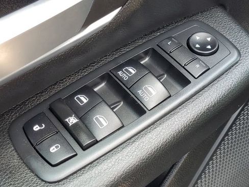 Used 2020 RAM 1500 Big Horn AWD/4WD image 30