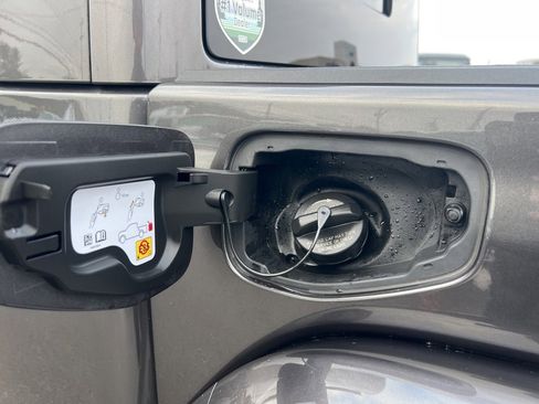 Certified 2021 Jeep Gladiator Mojave image 15