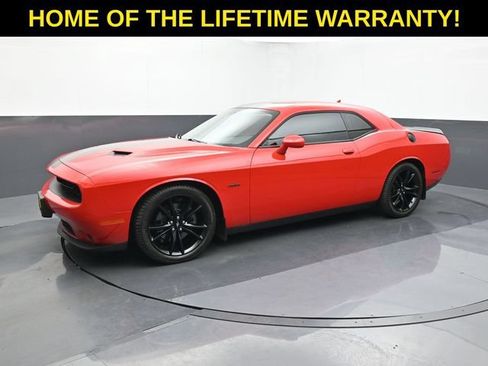 Used 2018 Dodge Challenger R/T w/ Blacktop Package RWD image 10