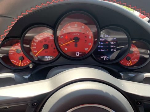Used 2018 Porsche 911 GT3 RWD image 31