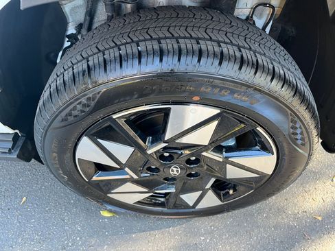 Used 2025 Hyundai Kona SEL image 30