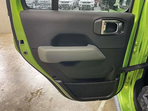 New 2025 Jeep Gladiator Mojave image 20