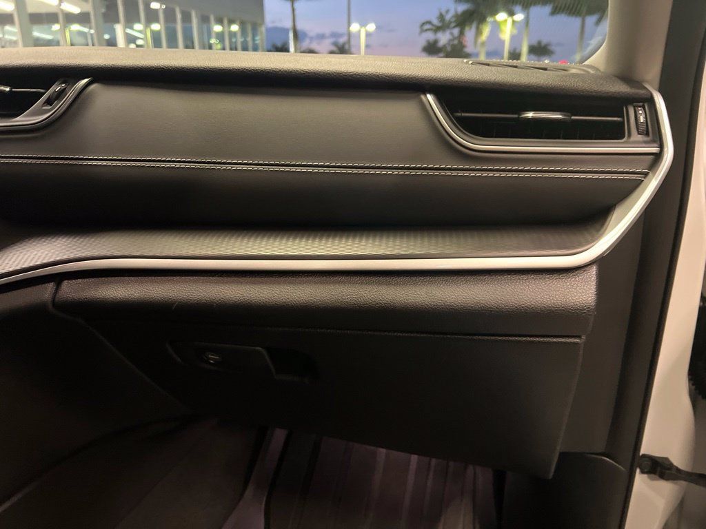 Certified 2023 Jeep Grand Cherokee L Laredo RWD image 16