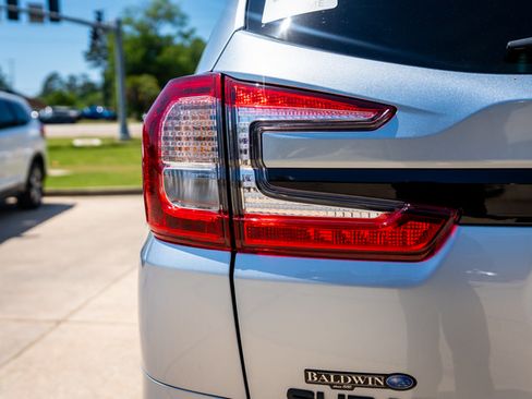 Certified 2025 Subaru Ascent Onyx Edition AWD/4WD image 16