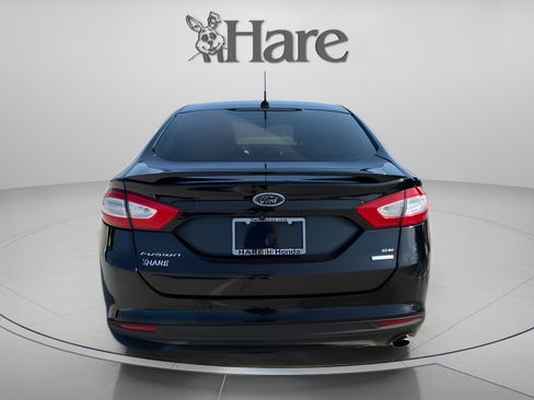 Used 2016 Ford Fusion SE FWD image 4