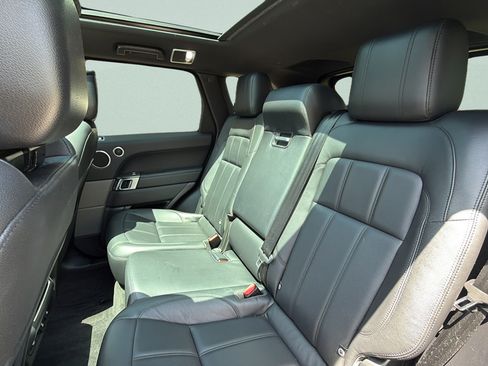 Used 2018 Land Rover Range Rover Sport SE AWD/4WD image 30
