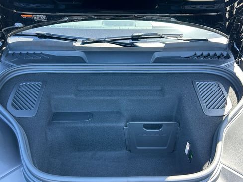 Used 2025 Porsche Macan Electric RWD image 9