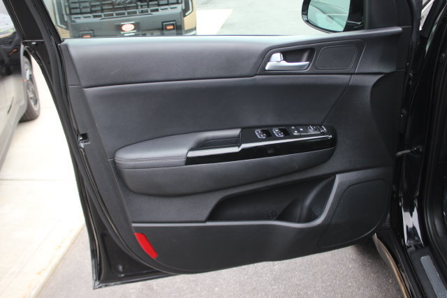 Used 2020 Kia Sportage S w/ S Premium Package AWD/4WD image 19