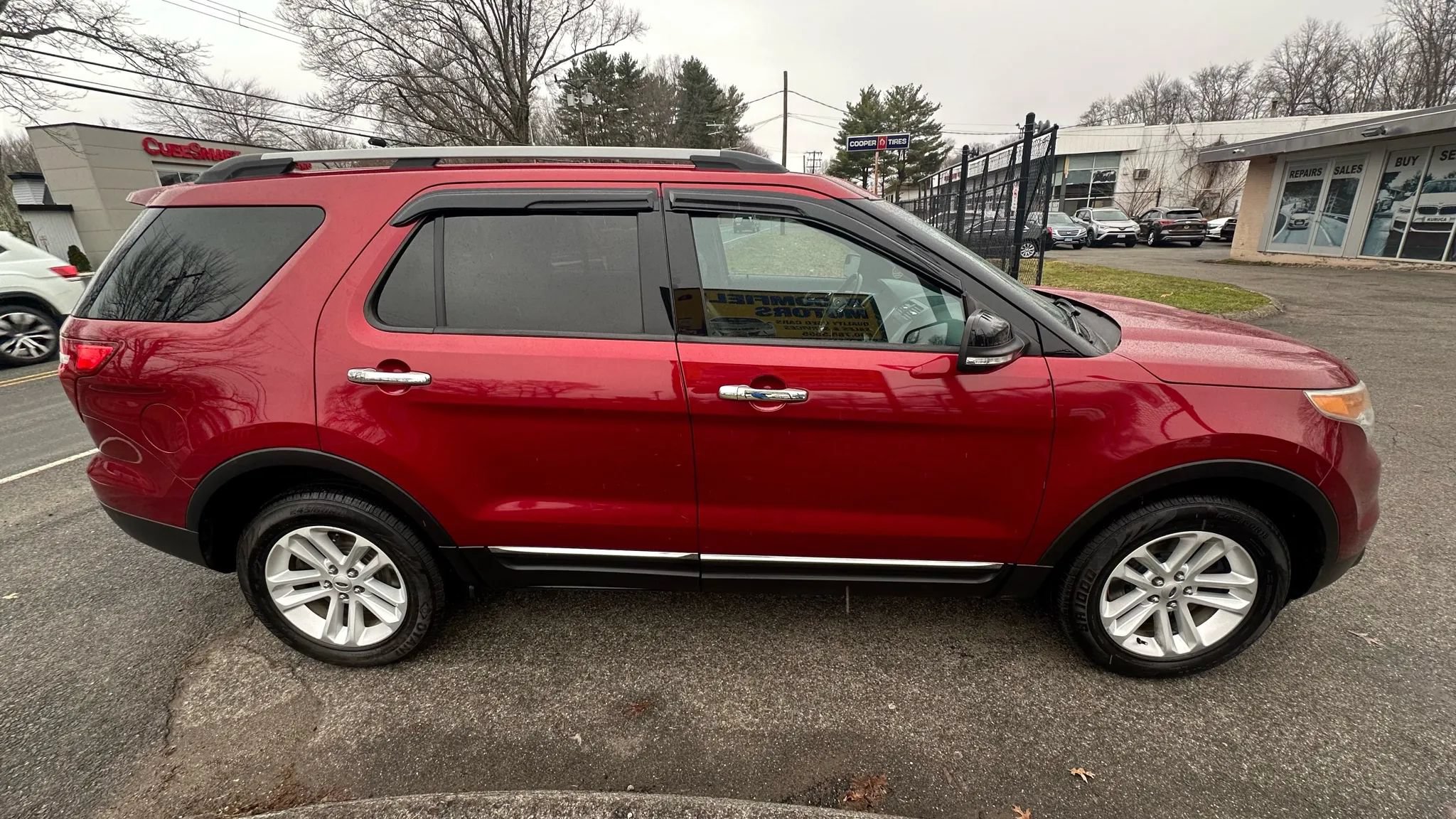 Used 2014 Ford Explorer XLT AWD/4WD image 4