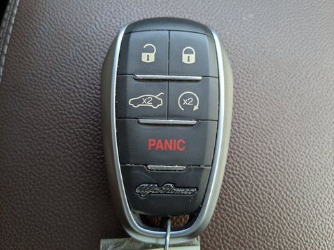 Used 2022 Alfa Romeo Stelvio Ti image 31