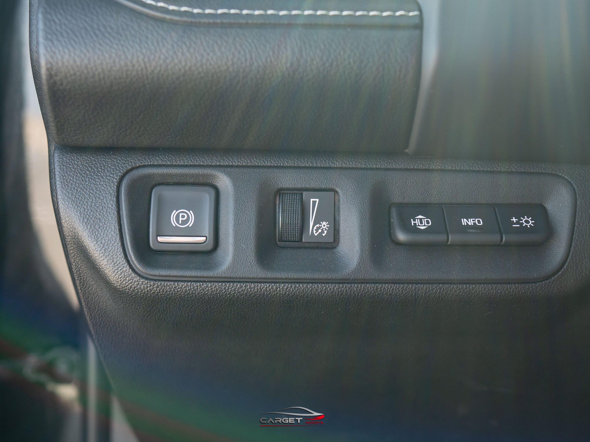 Used 2020 GMC Acadia Denali w/ Technology Package FWD image 39