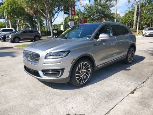 Used 2020 Lincoln Nautilus Reserve w/ Equipment Group 201A FWD image 3
