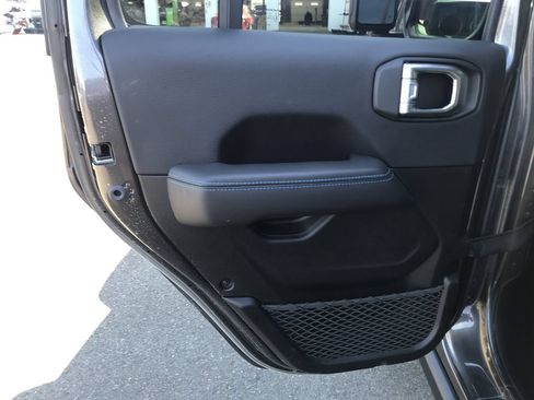 Used 2023 Jeep Wrangler Unlimited Rubicon 4xe w/ Cold Weather Group AWD/4WD image 13