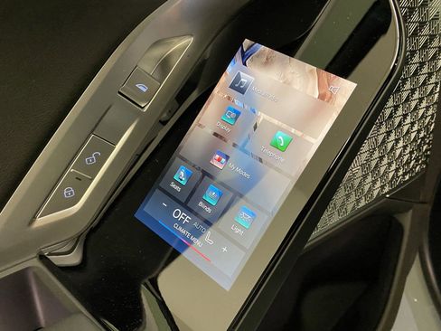 Used 2025 BMW i7 xDrive60 image 35