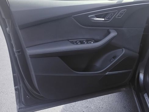 Certified 2025 Audi SQ7 Premium Plus w/ Executive Package image 15