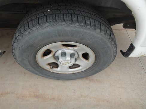 Used 2008 Chevrolet Express 1500 RWD image 24