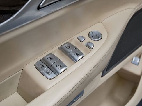 Used 2016 BMW 740i w/ Executive Package image 41