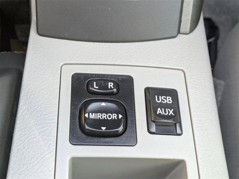 Used 2012 Toyota RAV4 FWD image 23