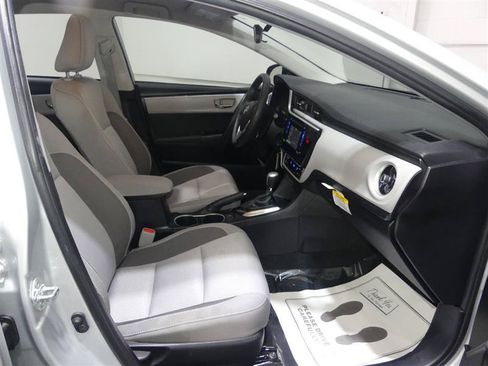 Used 2019 Toyota Corolla LE FWD image 21