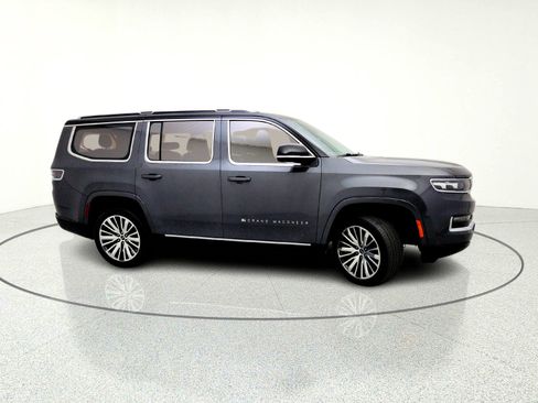 Used 2023 Jeep Grand Wagoneer Series III image 7