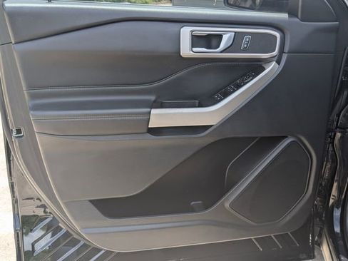 Used 2022 Ford Explorer XLT RWD image 10