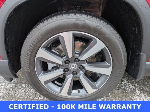 Used 2025 Honda Pilot Touring image 11