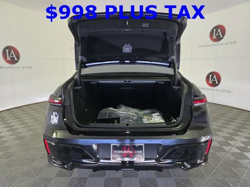 New 2025 BMW 750e xDrive image 8