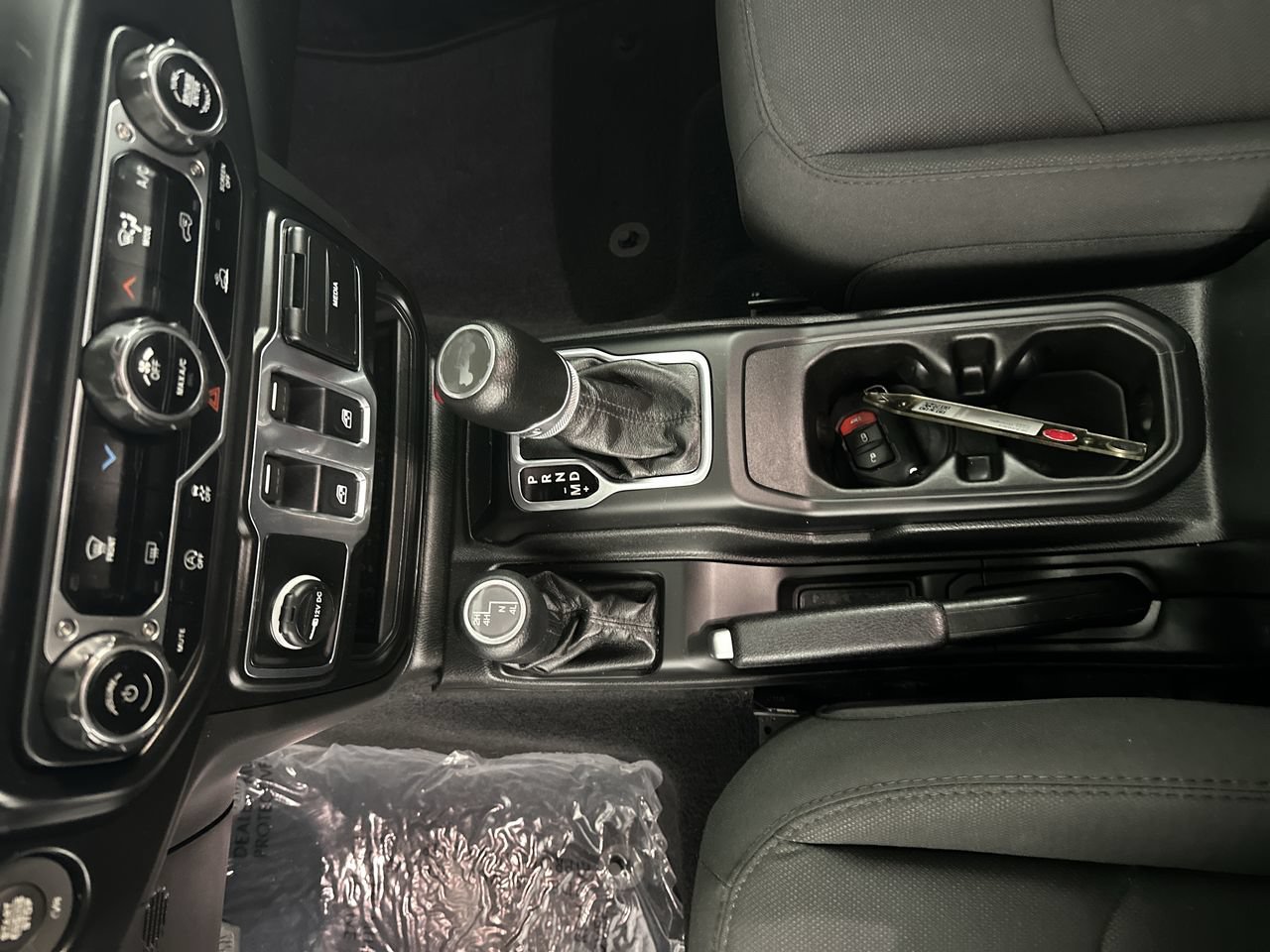 Used 2023 Jeep Wrangler Sport AWD/4WD image 9