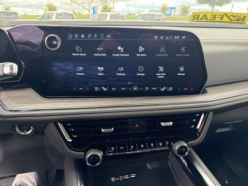 New 2025 Chevrolet Suburban Premier image 20