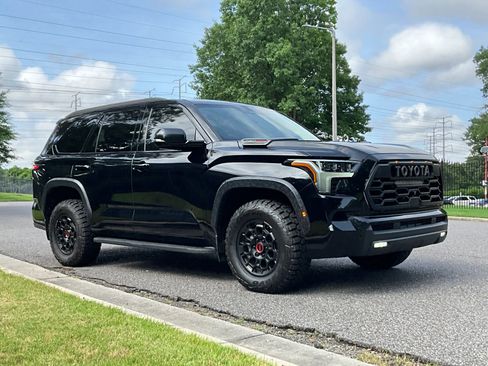Used 2023 Toyota Sequoia TRD Pro AWD/4WD image 4