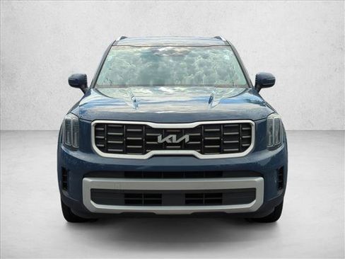Used 2024 Kia Telluride S FWD image 2