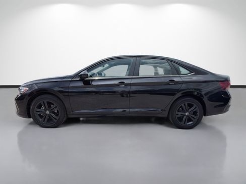 Used 2024 Volkswagen Jetta SE w/ Panoramic Sunroof Package FWD image 6