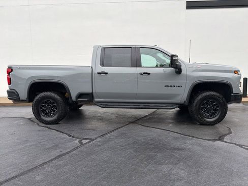 Used 2024 Chevrolet Silverado 2500 ZR2 w/ ZR2 Bison Edition AWD/4WD image 12