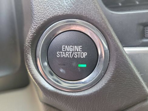 Used 2020 Chevrolet Suburban LT w/ Luxury Package RWD image 16