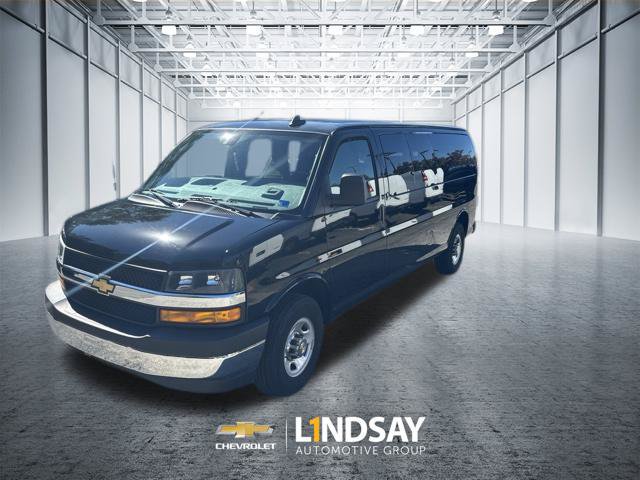 Used 2025 Chevrolet Express 3500 LT w/ LT Preferred Equipment Group RWD image 3