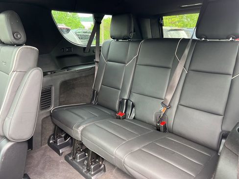 Used 2024 Cadillac Escalade ESV Sport w/ LPO, ONYX Package AWD/4WD image 31